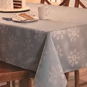 New winter tablecloth